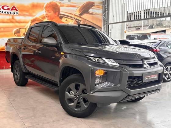 MITSUBISHI TRITON 2.4 BITURBO DIESEL CD GLS 4X4 AUTOMÁTICO MITSUBISHI TRITON 2.4 BITURBO DIESEL CD GLS 4X4 AUTOMÁTICO